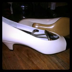 2 pairs/BOGO! Bruno Magli Vintage HEELS